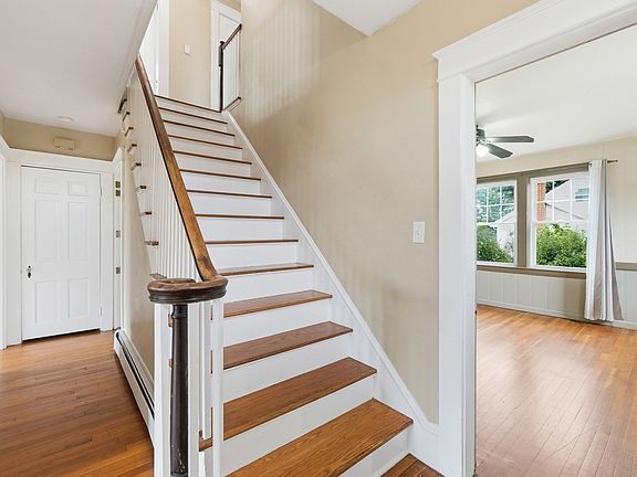 3rd image of 117 Cook Ln
