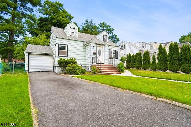 1st image of 727 Palisade Rd