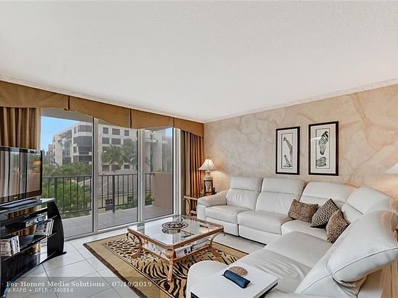 3rd image of 1149 Hillsboro Mile APT 401