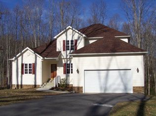 146 Goldfinch Dr, Shady Spring, WV 25918