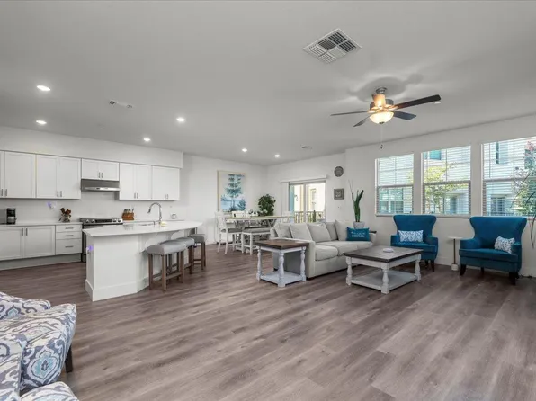 5301 E Commerce Way Unit 30102, Sacramento, CA 95835