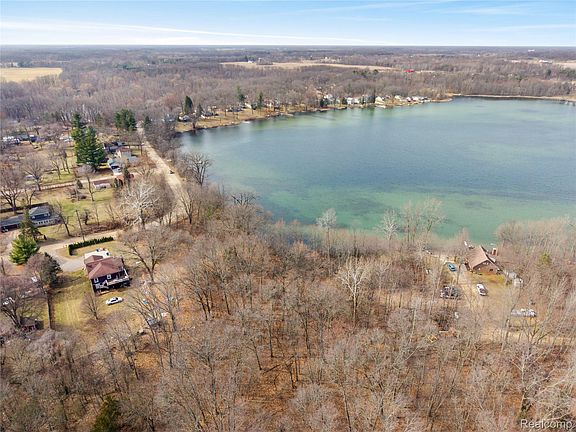 3rd image of 15177 McCaslin Lake Rd