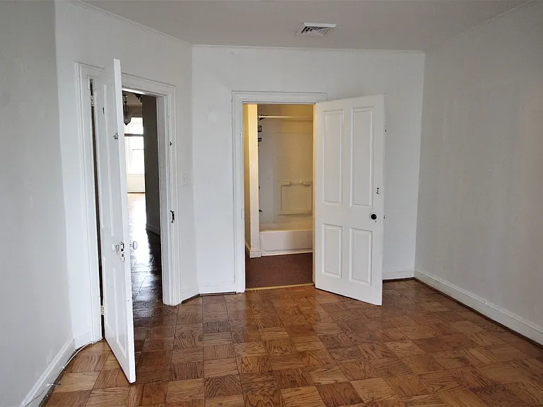 1513 Bolton St. — Photo 26