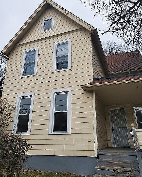 1st image of 3221 W 41st St