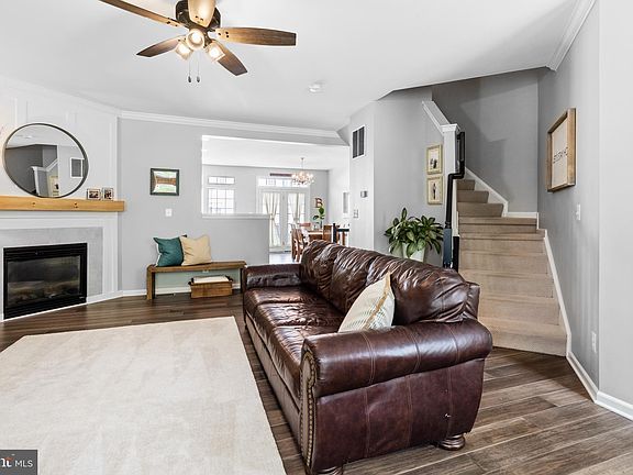 5th image of 2132 Abbottsbury Way