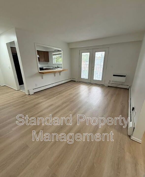 1st image of 2608 Dewey Ave Unit 7