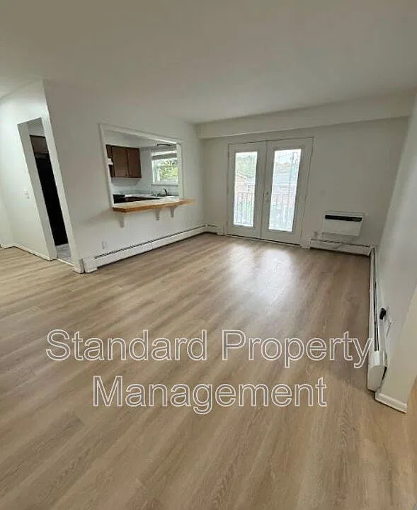 2608 Dewey Ave #7
