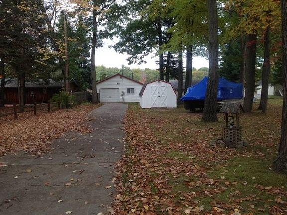 Nice deep lot! Plenty of room to build your garage!