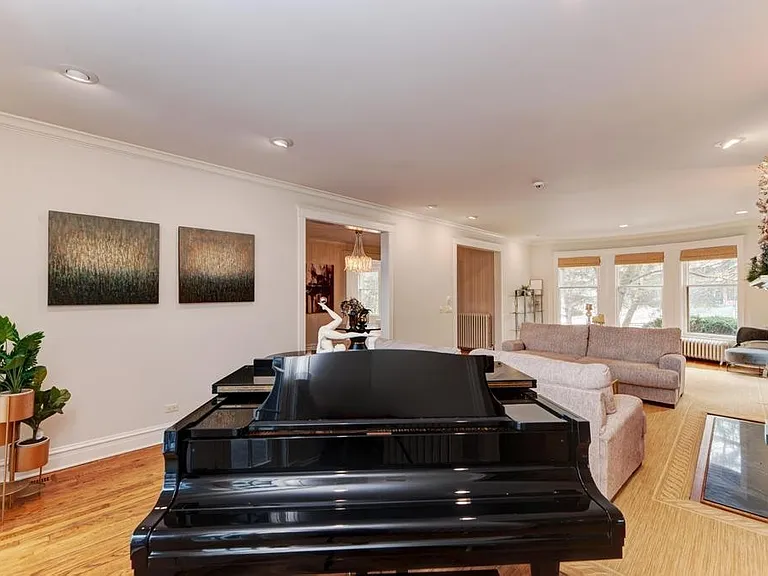 1499 Sheridan Rd — Photo 8