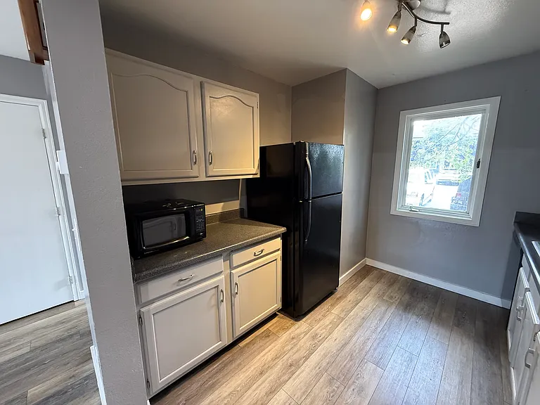 252 Cove Blvd — Photo 3