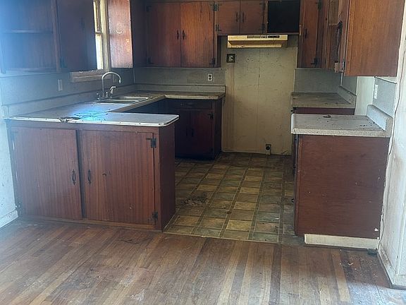 5th image of 855 SE Sheridan Rd