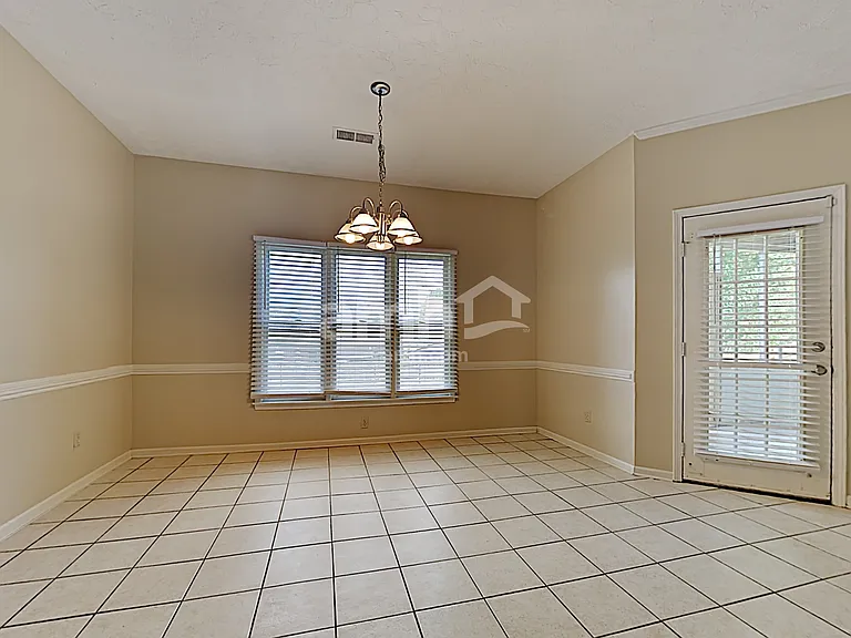 1507 Cider House Ln — Photo 4