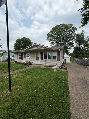 627 Fargo St Photo 1