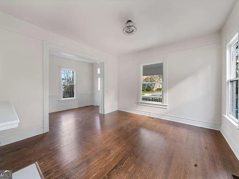 170 Rogers Ave — Photo 7