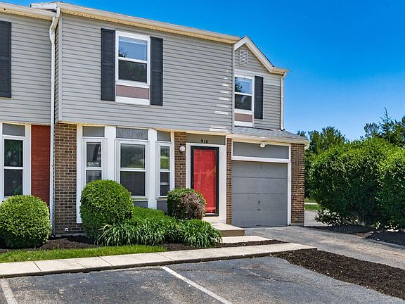 3rd image of 916 Worthington Woods Blvd #12