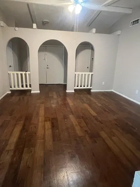 3 bed, 1338 sqft, $2,099 — Photo 2