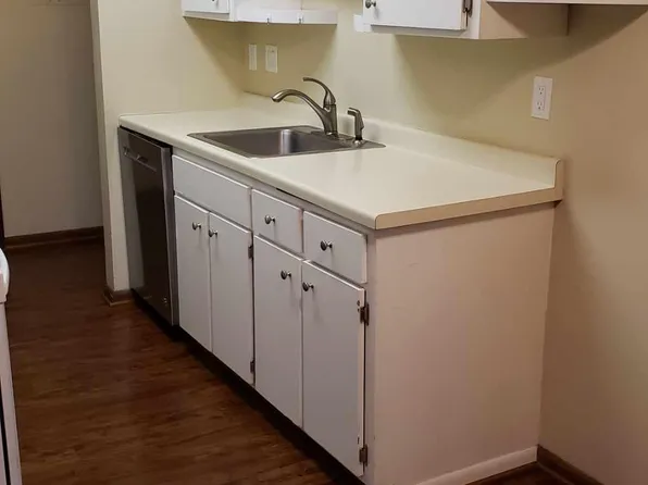 817 11th Ave S APT 2, Hopkins, MN 55343