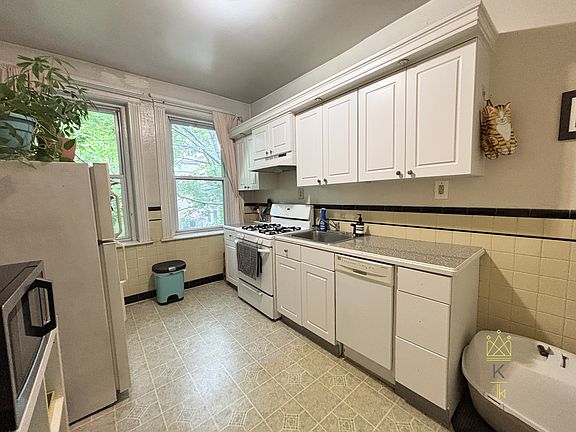5th image of 30 Littell Rd APT 6