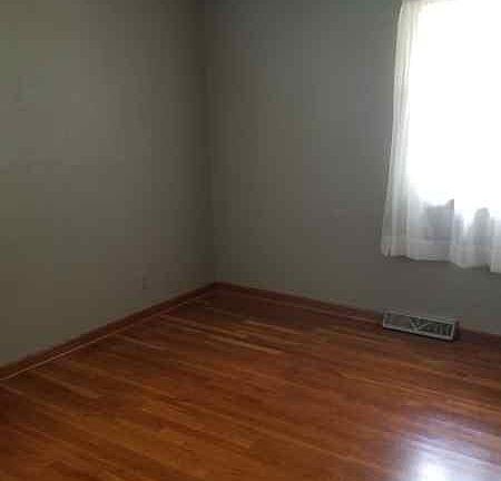 5th image of 3506 Bel Air Dr SE