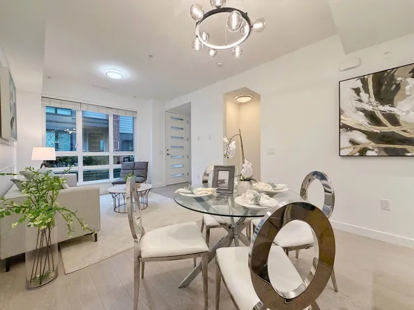 368 W 64th Ave #11, Vancouver, BC V5X 2L7