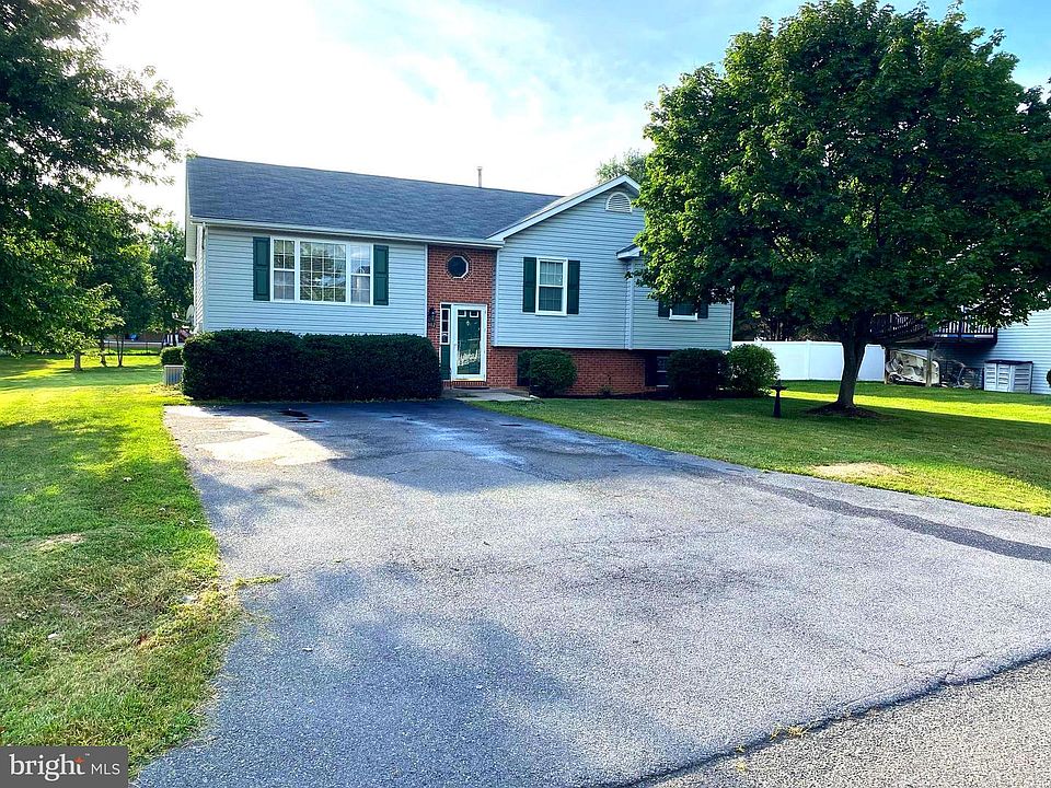 1st image of 102 Sussex Cir