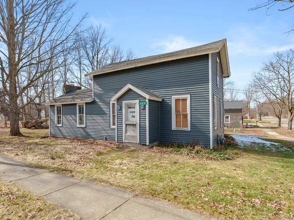 404 Park St, Plainwell, MI 49080