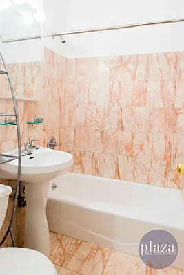 Rented by Plaza Real Estate Group | media 7