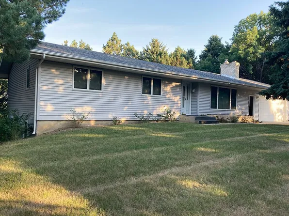 5011 51st St SE, Minot, ND 58701