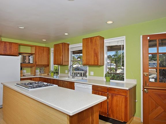 5th image of 5235 Castle Hills Dr