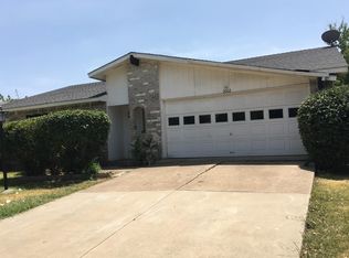 2002 Rose Hill Rd, Carrollton, TX 75007