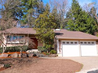 13416 SE 52nd St, Bellevue, WA