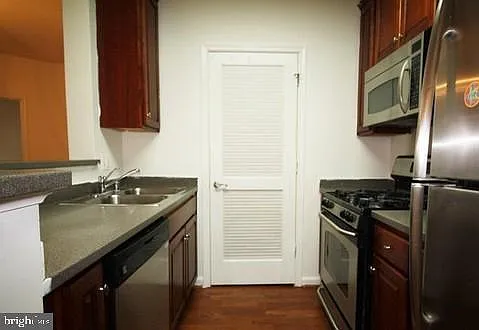 21216 McFadden Sq #207 — Photo 19