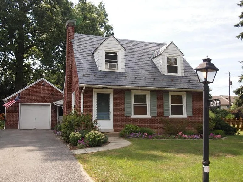 1508 Sunset Ave photo 1