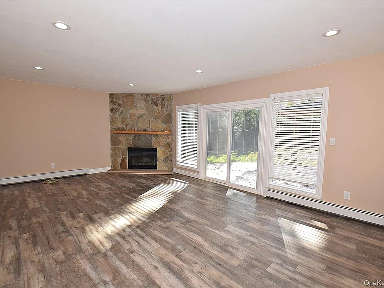 27 Jill Dr — Photo 15