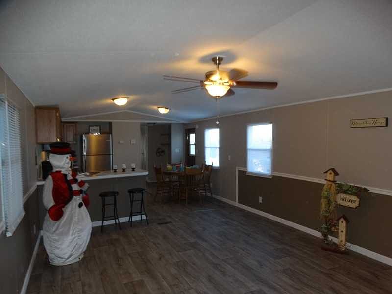 1st image of 208 S Sue Ellen Ave