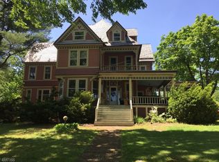 5 Lakeview Ave, Andover, NJ 07821