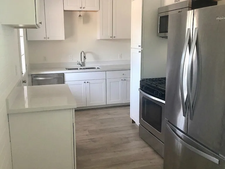 738 W 13th St — Photo 5