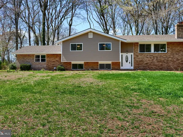 2215 Queensbury Dr, Fallston, MD 21047