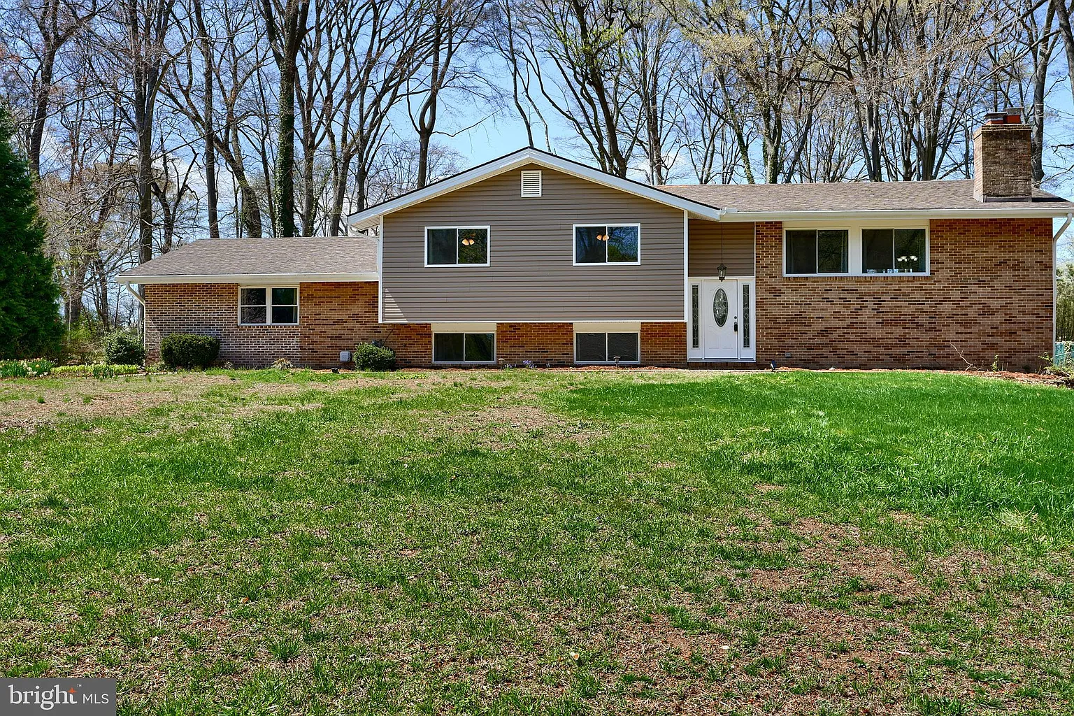 2215 Queensbury Dr photo 1