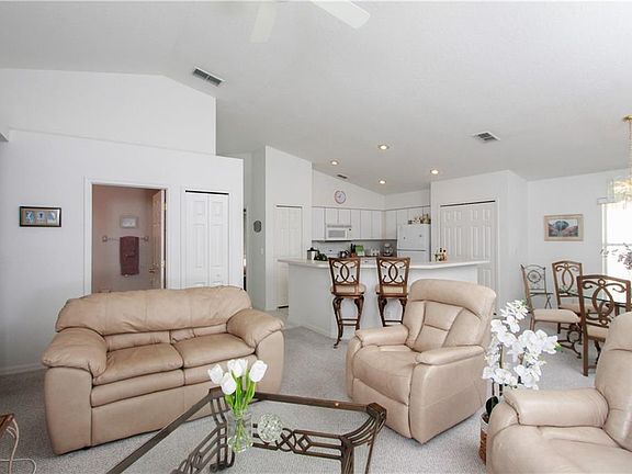 5th image of 184 Harwood Cir