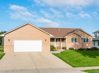 6844 W Westminster Dr, Sioux Falls, SD 57106