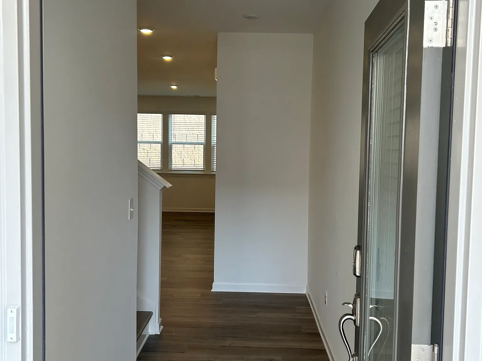 3 bed, 2.5 bath, 1796 sqft, $2,300 — Photo 2