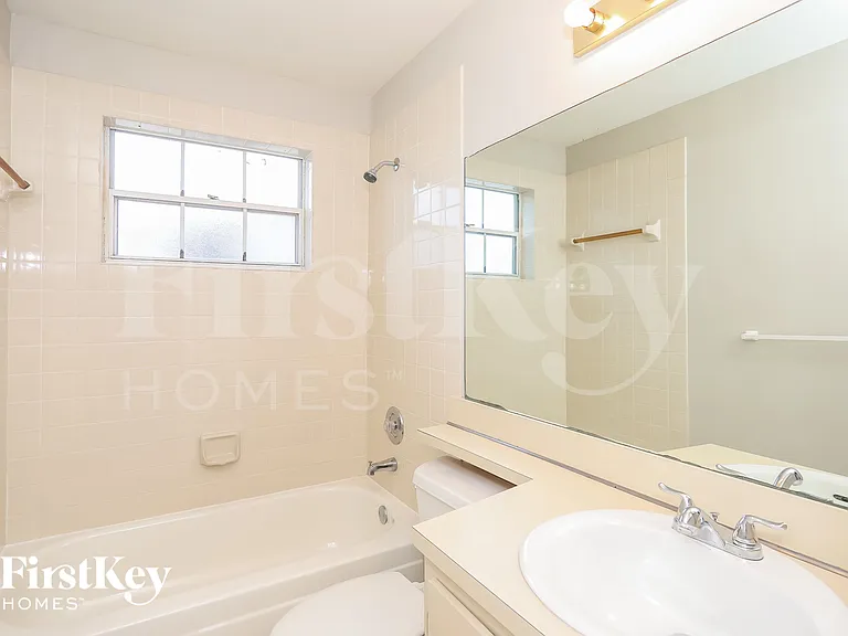 3410 NW 203rd St — Photo 8