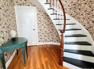 11 Trumbull St FLOOR 1, Stonington, CT 06378