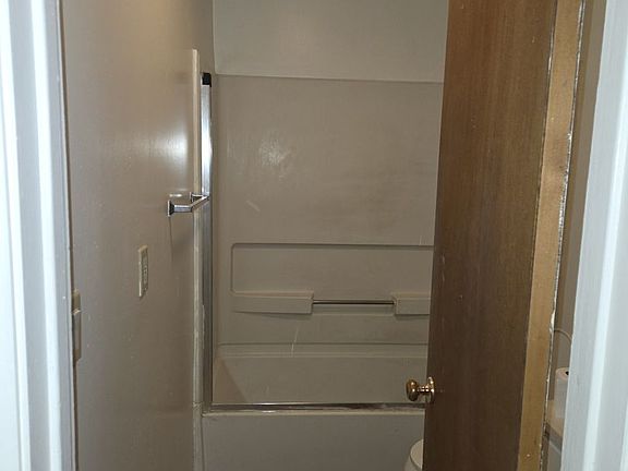 3rd image of 1463 Glenwood Way