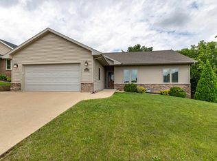 3365 David Dr, Dubuque, IA 52002