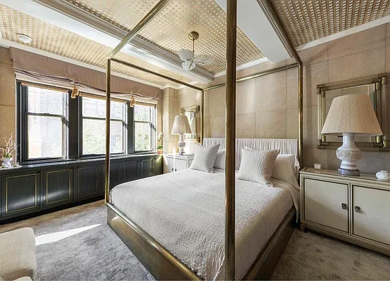 Sold by Warburg | media 26