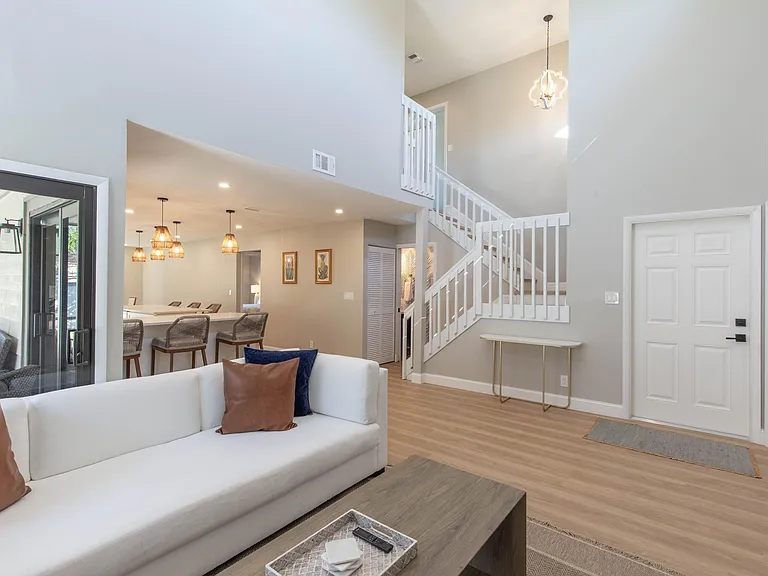 2478 Bedford Mews Dr — Photo 6