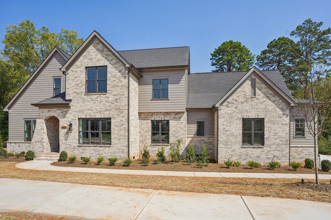 Hollins Grove Ave-S2409-001.jpg