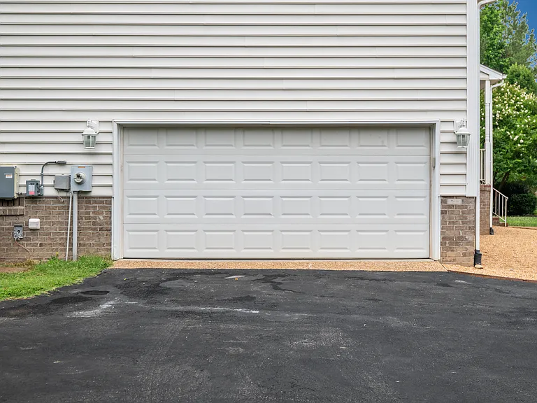619 Greyshire Dr — Photo 42